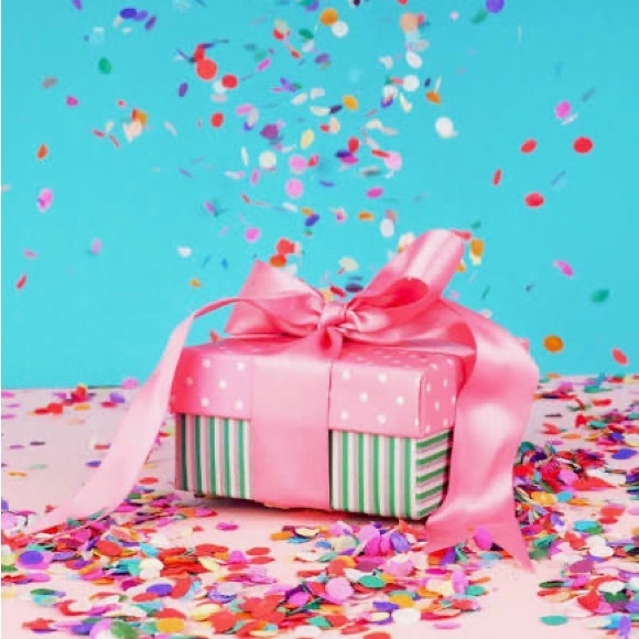 4-4.5 Lb Mystery Box of L & XL Women’s Clothing - Picture 3 of 4